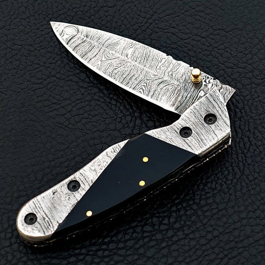 Handmade Damascus Steel Folding Knife with Horn Handle Collector